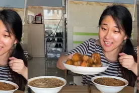 小老公不知道在干什么呢！怎么喊他他都不过来，我就都吃了哈哈哈