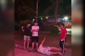 【爆笑】盘点监控下的尴尬瞬间，老板娘突然坐小伙头上