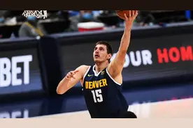 3换1！曝约基奇今夏或拒绝掘金5年2.7亿报价，或加盟勇士联手库里视频封面