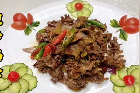 辣炒鸡胗这样做，不用过油，口感依旧脆嫩、不腥不硬，味道太赞了视频封面