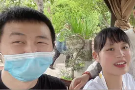 王小川对媳妇是真好，儿子出生3个月，带去摘樱桃，再贵也舍得买视频封面