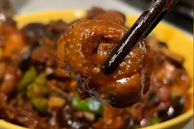 这才是香菇烧鸡简单好吃的家常做法，鸡肉软烂，鲜香又入味视频封面
