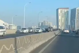 #哈尔滨头条#哈尔滨南直路发生多车连撞视频封面