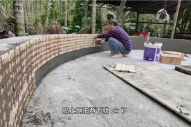 纸片砖（马赛克）贴发很简单工作效率快，还便宜省材料！