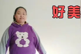 女儿不穿的卫衣 ，改造后妈妈穿上太漂亮 ，给几百块钱都不想卖