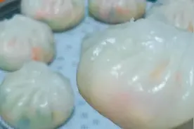 一碗淀粉一碗水，做家常水晶包，教你和面小技巧，面皮不裂还劲道