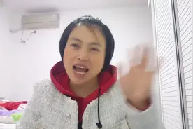 从小被父母抛弃，看看没有妈的孩子是怎样走过来的？视频封面
