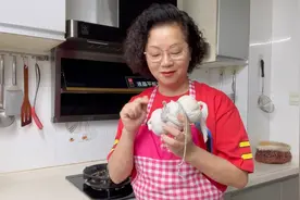 素鸡的烧制过程，有好多关键词哦👌绝对是祖传哒😜视频封面