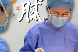新来的年轻医生跟台教授是什么样的体验？视频封面
