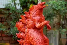 自制小怪兽“哥斯拉”，可以和奥特曼一起玩了！视频封面