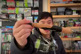 世界上最好的直柄竿之一，拿上它，你就是河边钓鱼人的“万元户”视频封面