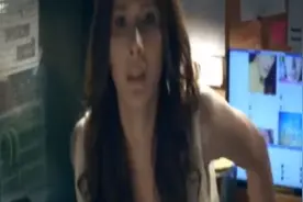 女老师晚上独自加班，没想到在办公室发生这样的事，简直令人……视频封面