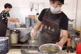 山东聊城老板娘真漂亮，“人美汤更美”每天人爆满，都想多看几眼视频封面