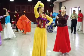 长春重庆路万达广场新疆舞《伯大尼的玛利亚》视频封面