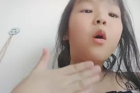 这个男生不能做到，这个女生能做得到。视频封面