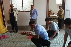 河南周口丧葬习俗，孝子女婿外甥24拜大礼，跪拜完整版来了。
