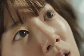 女孩被xq ，所有人都指责她，没有一个人站出来为她辩解视频封面