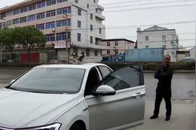 交大家更换大众车车内后视镜的方法！自己网上买配件安装，省钱视频封面