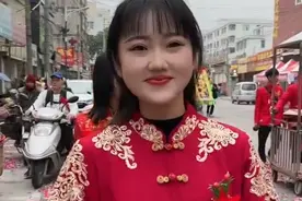 让你们见识下什么叫“美女如云”视频封面