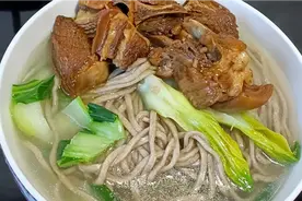 荞麦面是不错的面条，能降血脂降血糖，分享一款荞麦面的制作视频封面