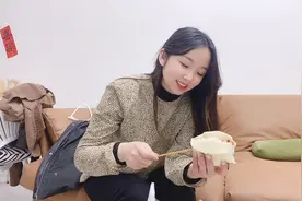 媳妇让小伙用自己泡完脚的洗脚水泡脚，他竟然很嫌弃！男人呐！