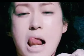 美女怀孕尽然从嘴里钻出个怪物来视频封面