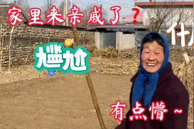 长城脚下蹭饭，大娘信守承诺，感动小哥一会叫奶奶一会叫阿姨视频封面