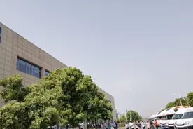参观南京桥林工厂一一依维柯视频封面