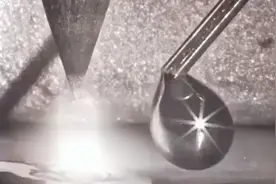 慢镜头下看焊接的过程，看清焊接的原理了吗？#慢镜头下的精彩#视频封面