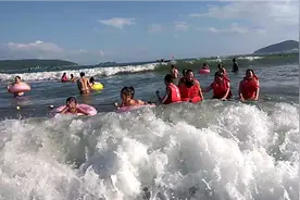 鱼湾中学九一届初三(1班)缘聚下川岛 开心海浴视频封面