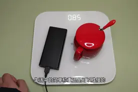 [阿晖sir]小米体重秤2开箱体验，颜值与实力的并存。视频封面