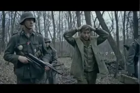 一名德军士兵因善待盟军俘虏最后救了自己一命，善有善报！视频封面