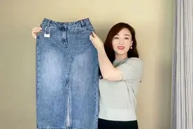 高腰直筒牛仔半裙，春夏百搭实用单品，可甜可酷，穿上也太好看了视频封面