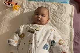 6个多月的宝宝，晚上不睡觉，翻来覆去，怎样才能哄着睡觉呢？？视频封面