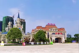 岳阳城东的恒大养生谷建得像童话王国一样，跟着我的镜头去看看吧视频封面