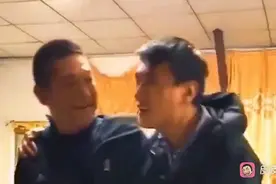失明的人，唱歌都很好听《旅行》视频封面