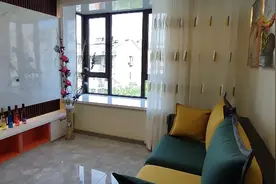 54平的房子户型好，客厅开间3米2，背景墙很漂亮，厨房北卧有点小视频封面