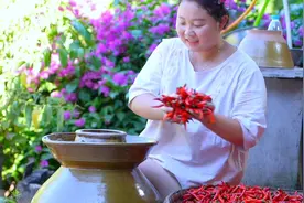 你们要的四川泡辣椒的详细教程来了，记得保存！今天安排50斤泡椒视频封面