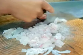 广西最特殊的鱼生做法，鱼片晶莹剔透诱人，你一定没有吃过视频封面
