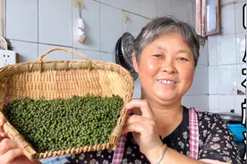 花椒油怎么熬制呢？四川老妈亲自示范，又香又麻有技巧，厉害佩服视频封面
