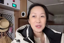 顺利把房车开进市区，煤油炉点上温度上升很快，陆续往车里搬东西
