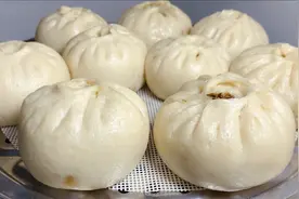 蒸包子，记住不要直接上锅蒸，诀窍告诉你，馅香松软好吃，不塌陷