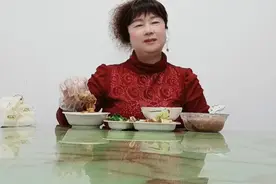 红歌金曲连唱《毛主席光辉照边疆》歌词写的是伟人打下的大好河山