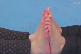 脚掌对脚掌视频封面
