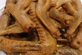 卤味鸭翅鸭脚这样做，鲜辣入味、越吃越上瘾，做法简单送酒一流！