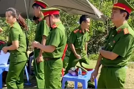 越南女兵实弹射击视频封面