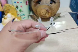 这个方法擦洗眼镜镜片，永远也不会磨损，始终光亮如新。视频封面