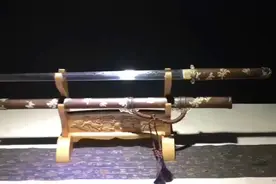 【刀剑鉴赏】牡丹钢剑唐刀，T10烧刃工艺