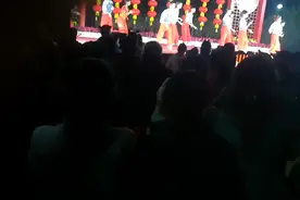 为了生活，想孩子的时候只能看看手机里的视频视频封面
