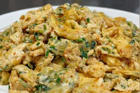 厨师长教你灵魂炒鸡蛋的家常做法，步骤详细，嫩滑入味下酒又下饭